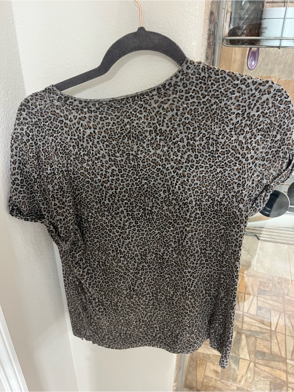 T.La Gray Leopard Print V-Neck Short Sleeve Top - Picture 3 of 3